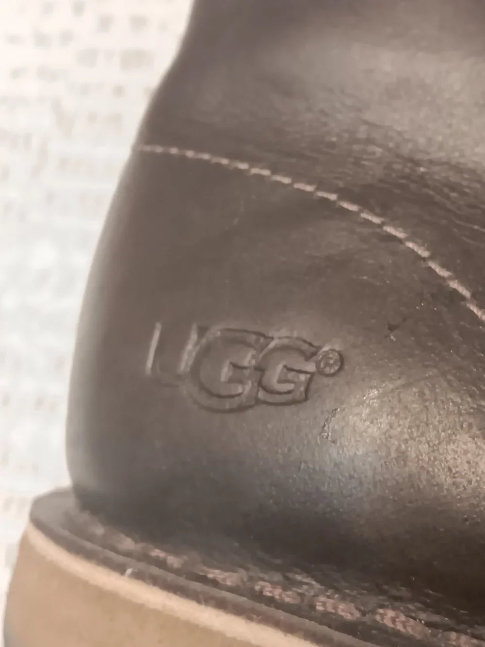 READ! UGG Australia men's 'Leighton' Leather Gum Sole Desert Chukka Boots  ~11.5